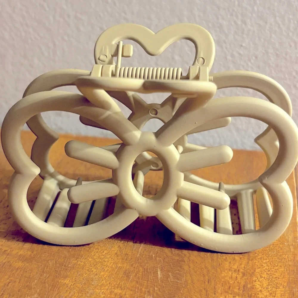 Hello Kitty Inspired Bow Claw Clip